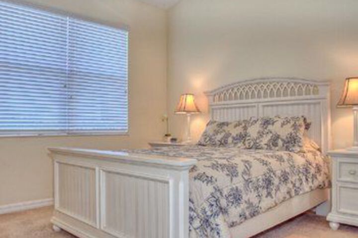Room 11 of 24