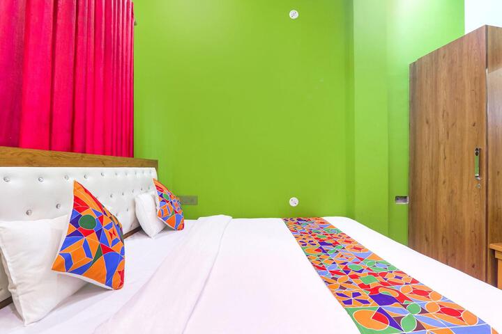 Room 7 of 33