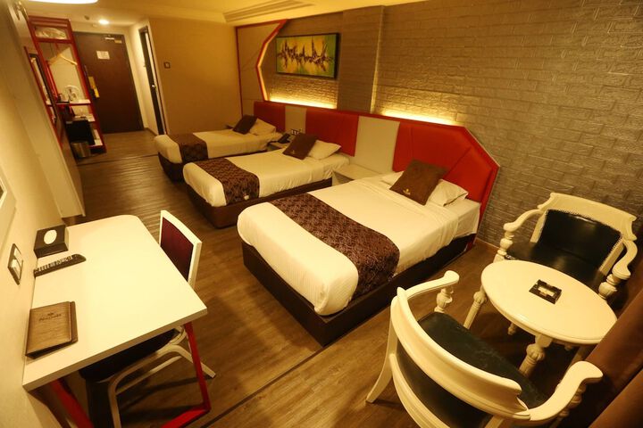 Room 7 of 36