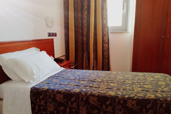 Room 13 of 69