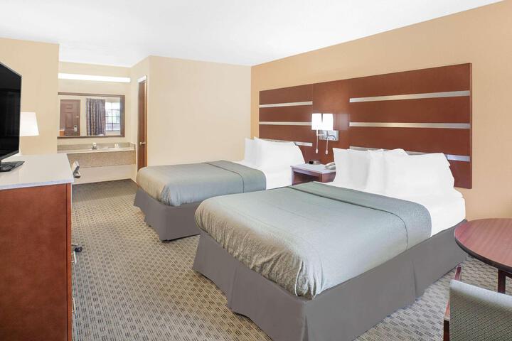 1 King Bed (8 of 9)