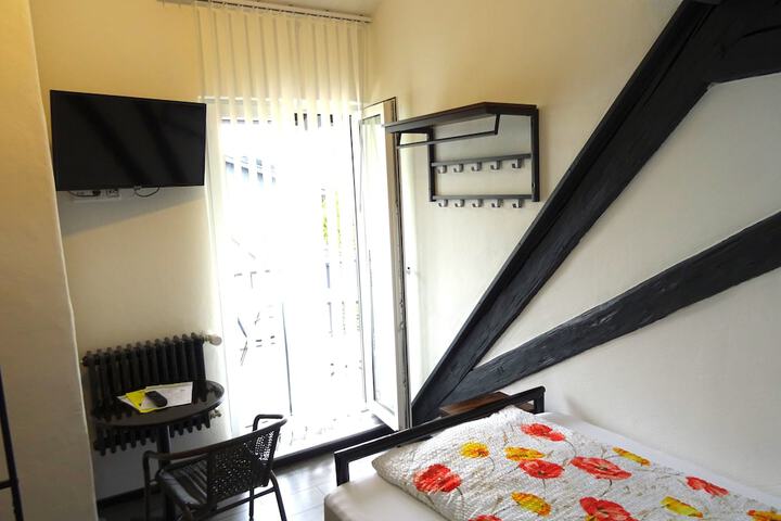 Room 182 of 442