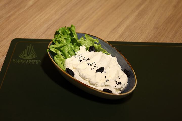 Dining 39 of 64