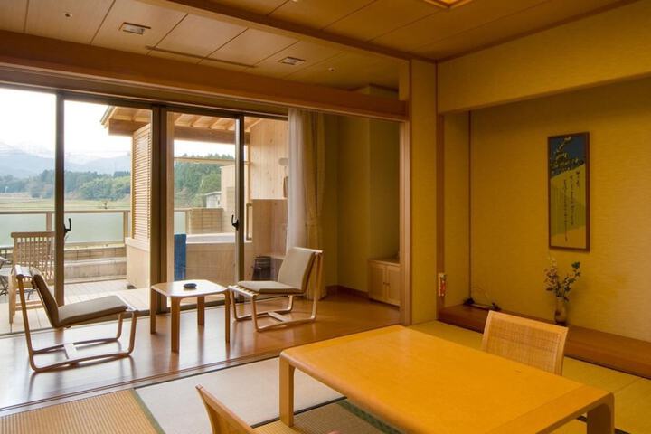 Room 8 of 53