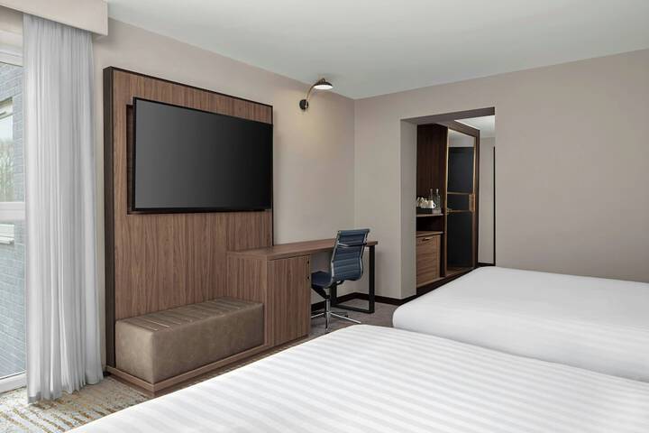 Room 8 of 40