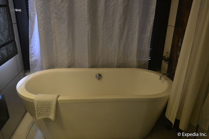 Room 52 of 81
