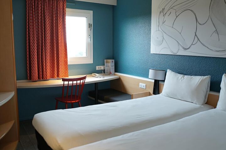 Room 26 of 80