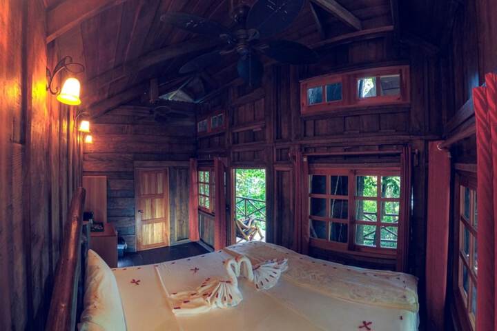 Room 4 of 115