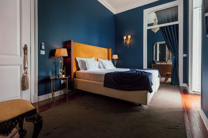 Room 33 of 274