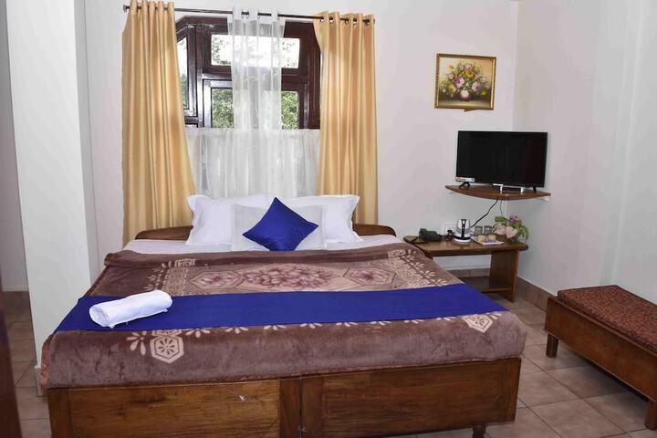 Room 9 of 11