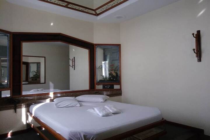 HOTEL MAGNUS
