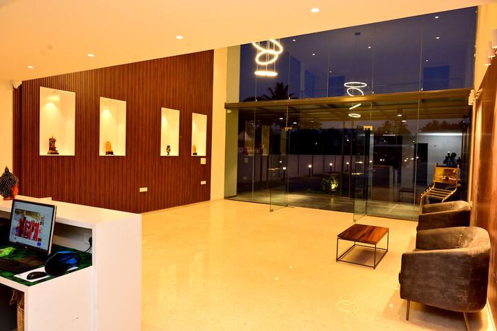 Hotel Interior 4 of 29