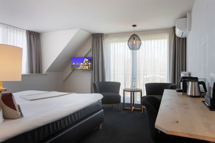 Room 25 of 92