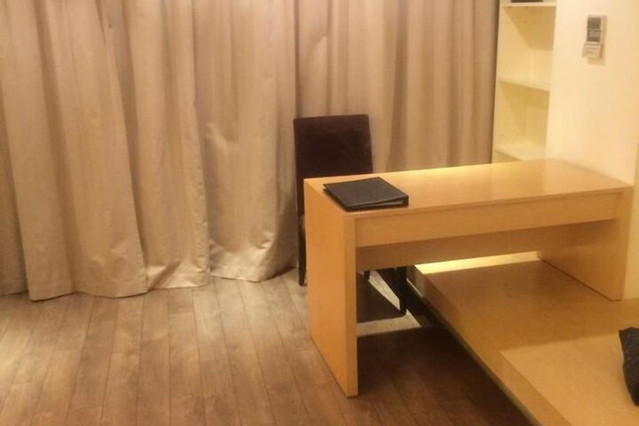 Room 16 of 166