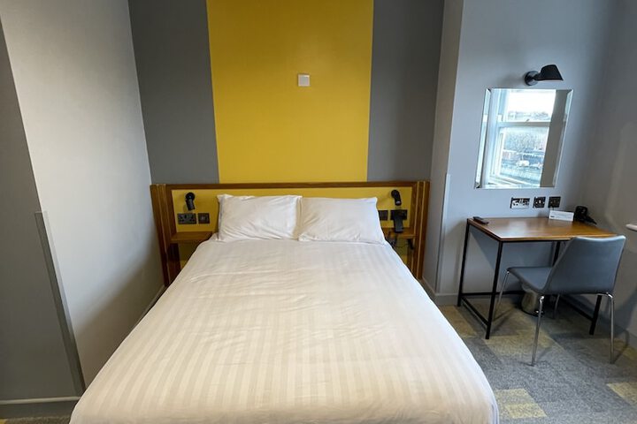 Room 4 of 15