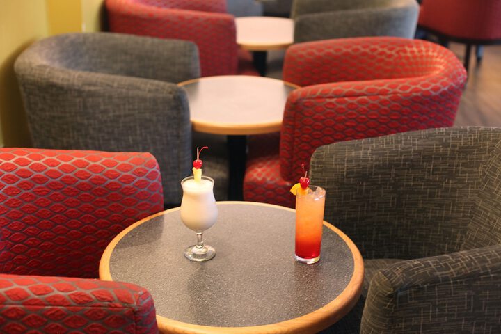 Lounge 41 of 49