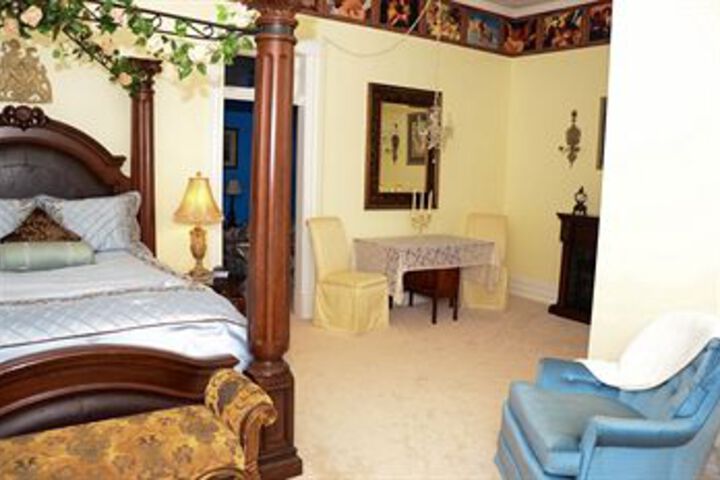 Room 3 of 8