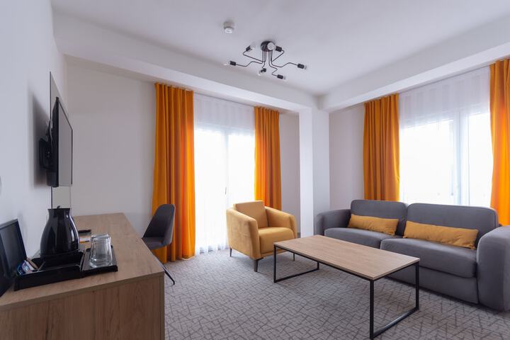 Room 7 of 34