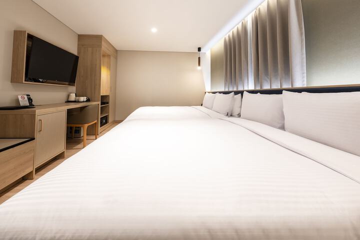 Room 14 of 144