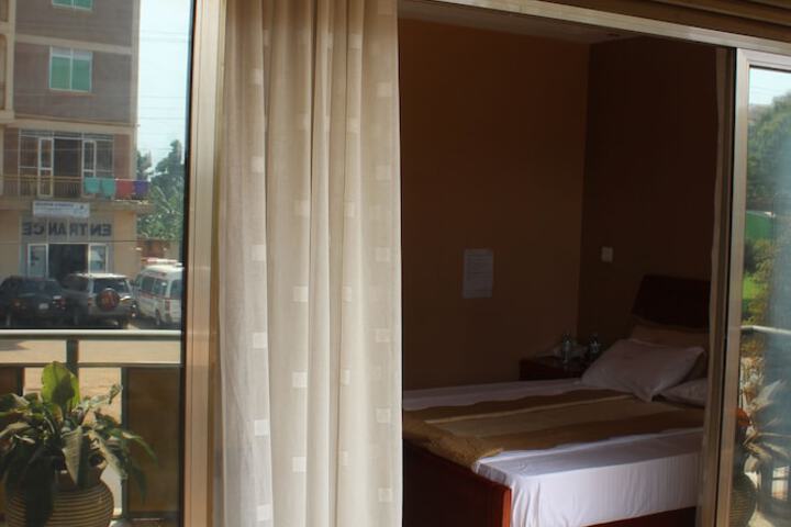 Room 8 of 40