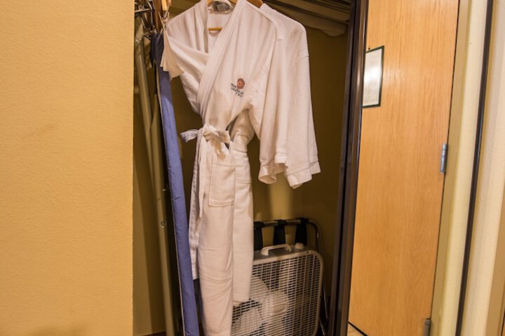 Bathroom amenities