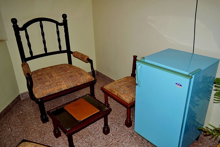 Room 8 of 18