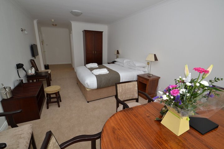 Room 8 of 30