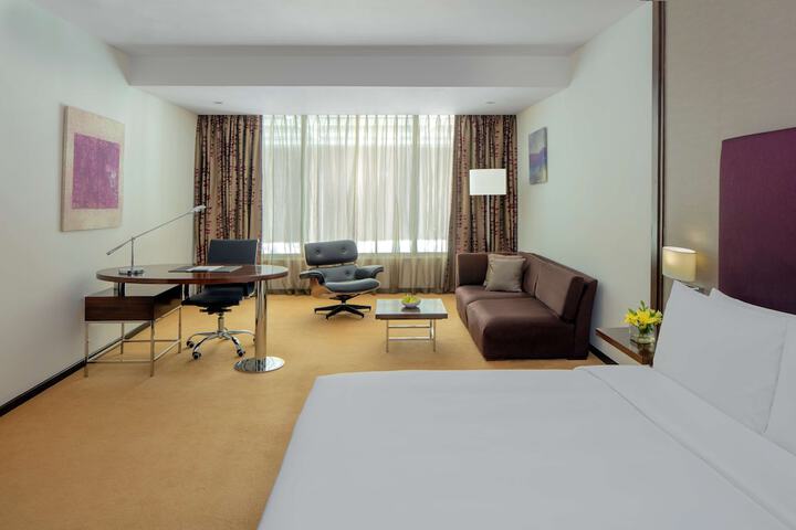 Room 14 of 106