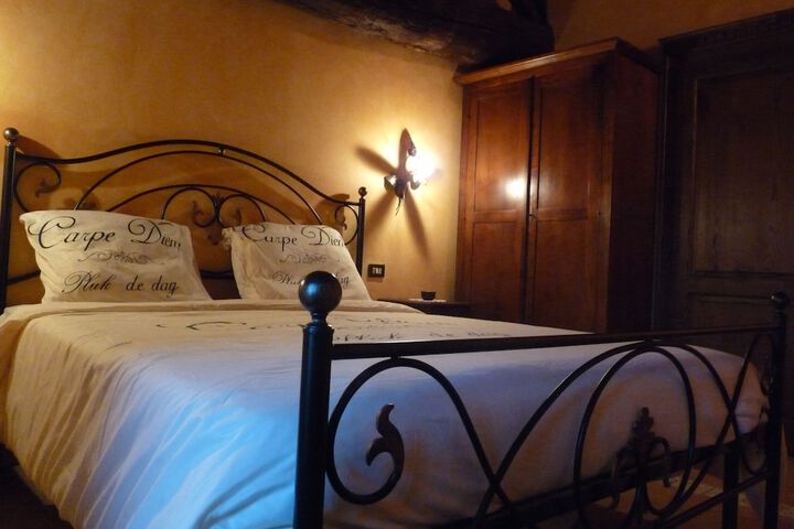 Room 12 of 96