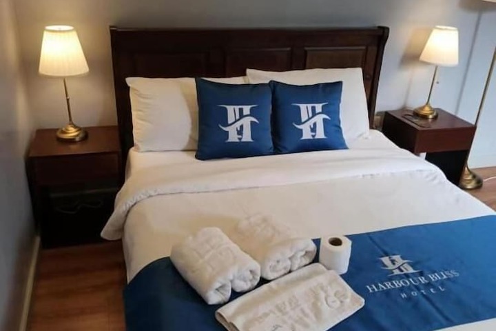 Room 3 of 37