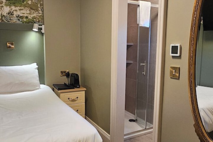 Room 39 of 60