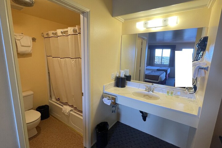 Room 47 of 95