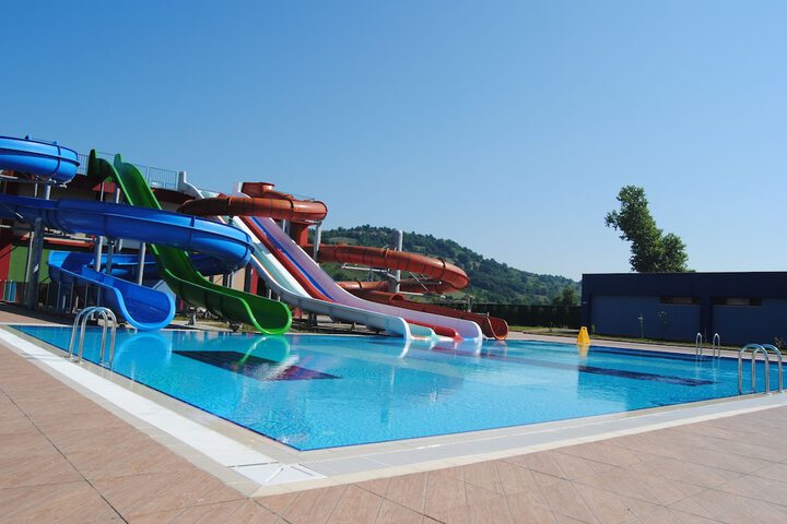 Pool 43 of 87