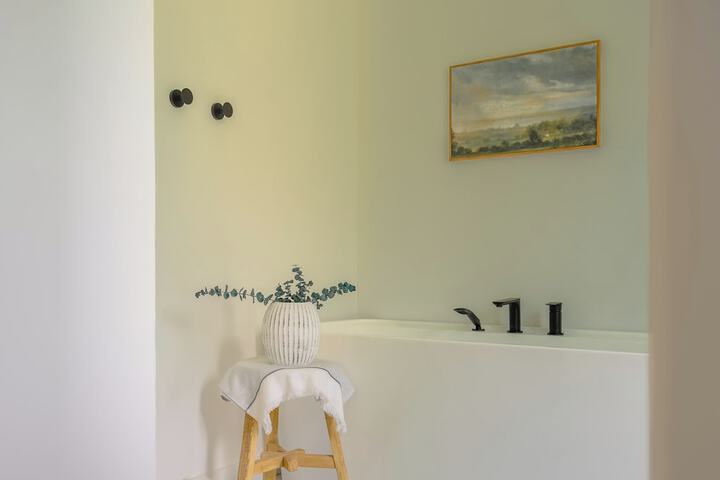 Room 43 of 65