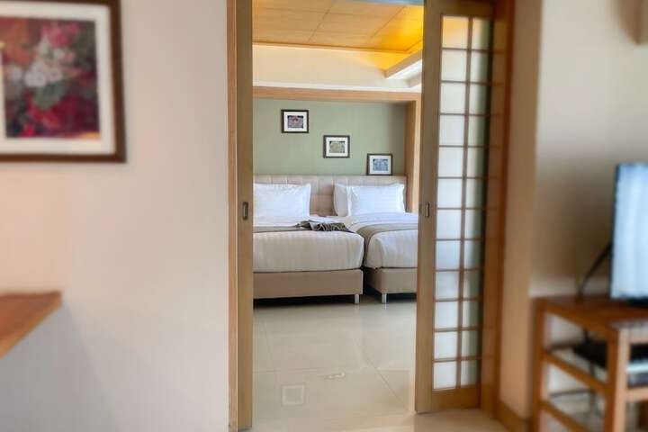 Room 10 of 89