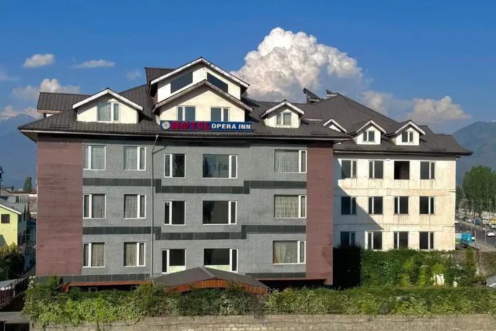 Opera Inn