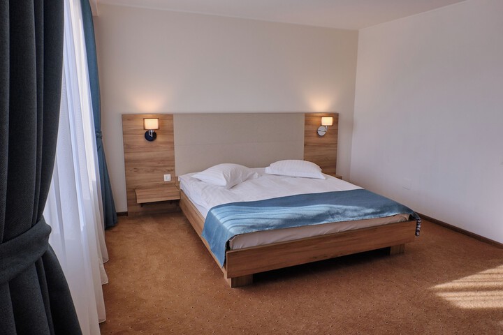 Room 11 of 60