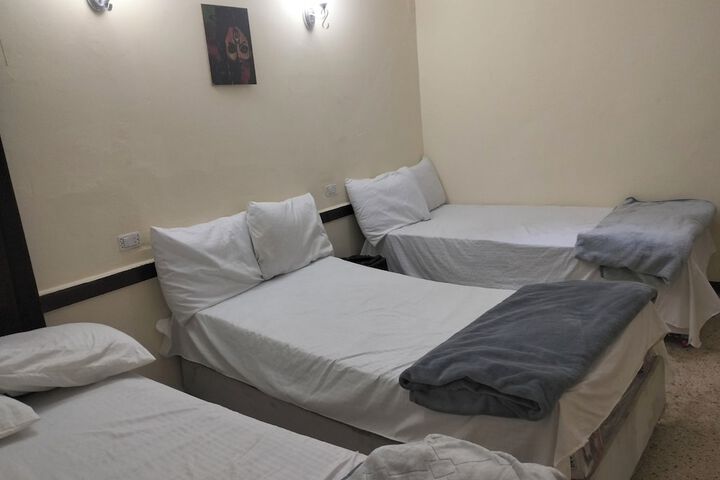 Room 25 of 37