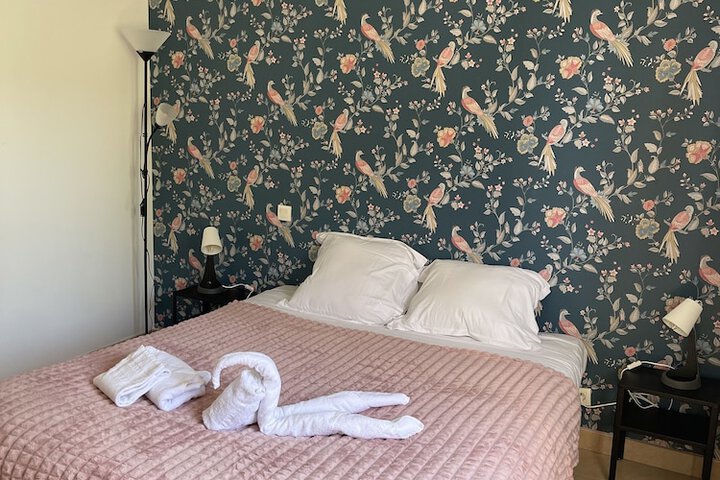 Room 11 of 37