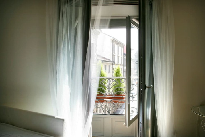 Room 6 of 32