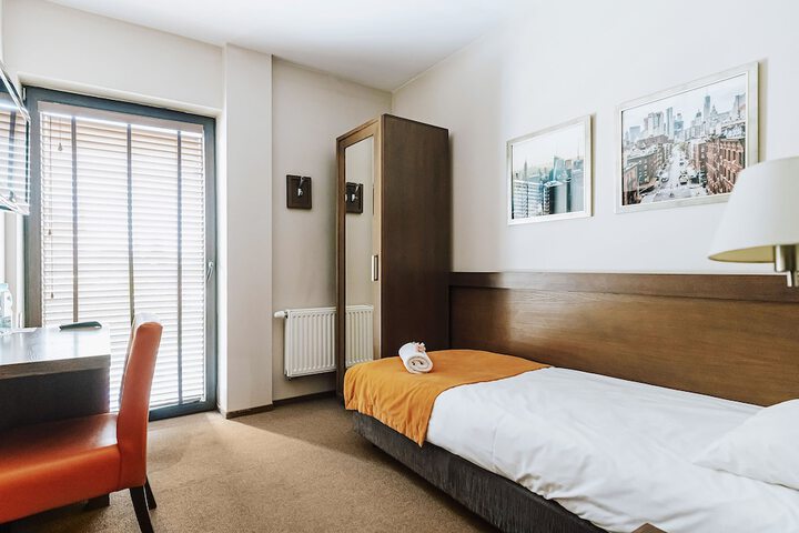 Room 6 of 47