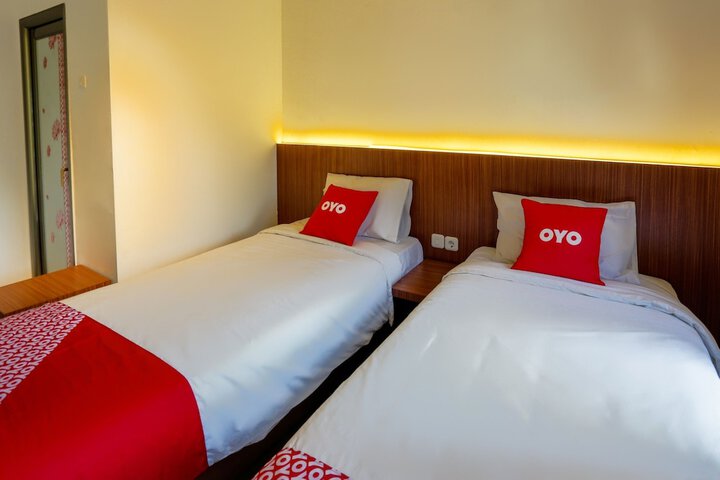 Room 9 of 33