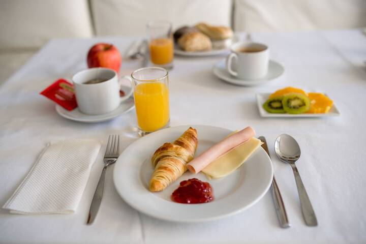 Breakfast/Coffee Service 53 of 79