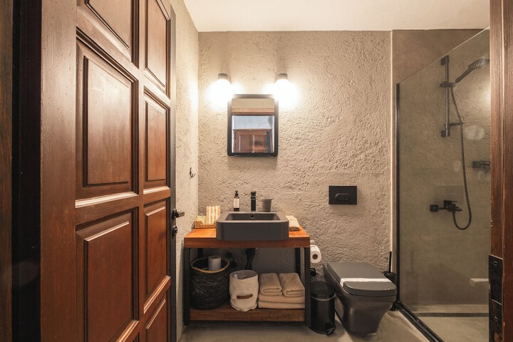 Room 29 of 53