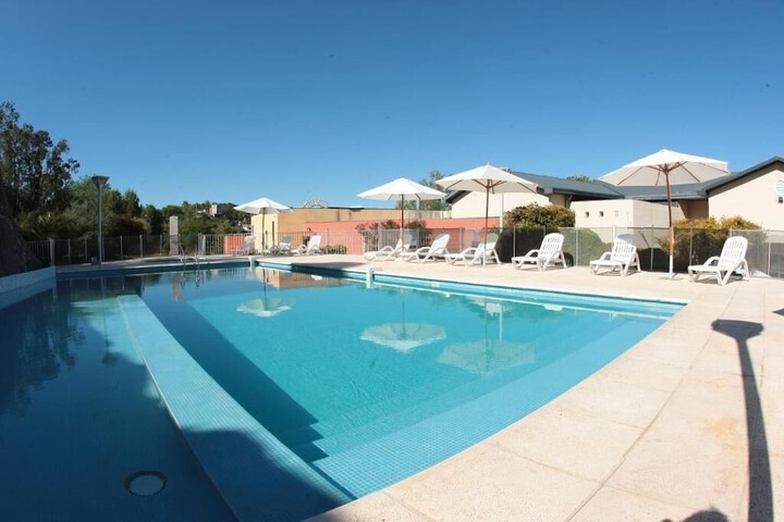 Pool 10 of 14