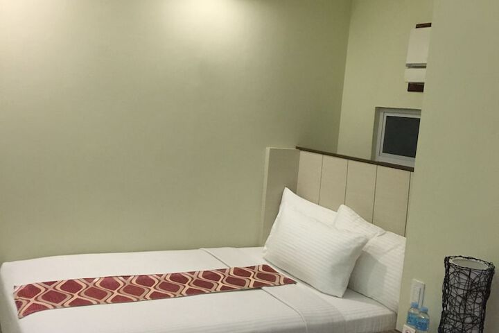 Room 10 of 43