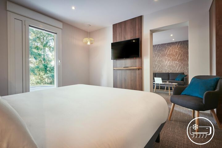 Room 13 of 80