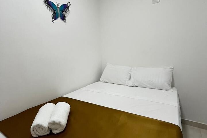 Room 2 of 6