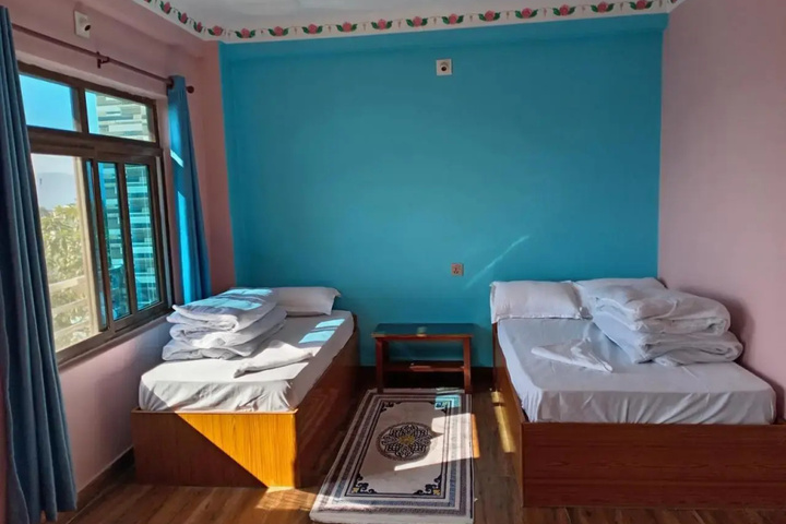 Room 5 of 25
