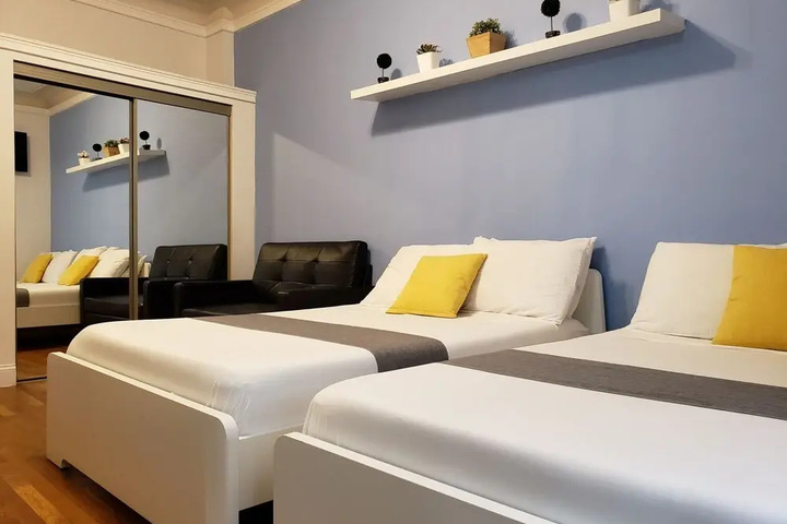 Room 4 of 20